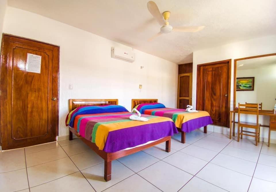 Hotel Martina'S Puerto Escondido  Exteriör bild